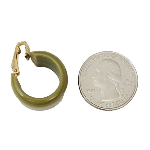 Green Bakelite Wide Hoop Clip-On Earrings - Picture 5 of 8